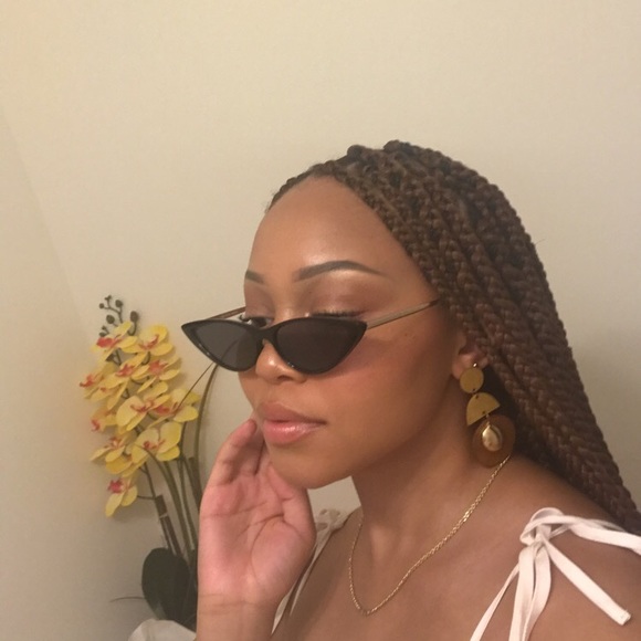 Meet your Posher, Alexis - Picture 1 of 1